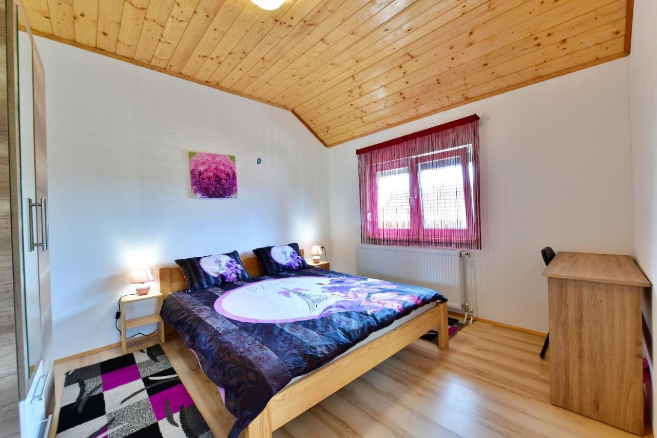 Apartments Laura Rakovica Eksteriør billede
