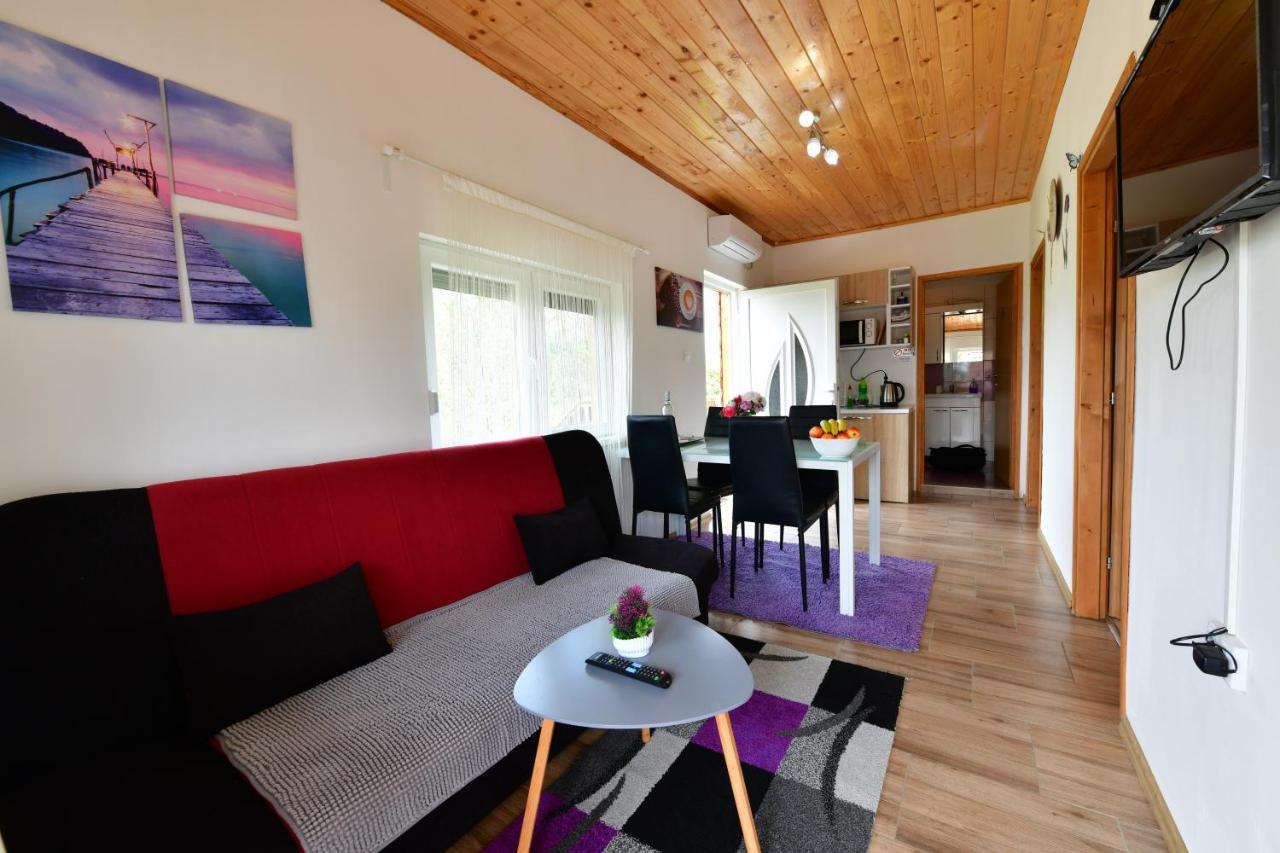 Apartments Laura Rakovica Eksteriør billede