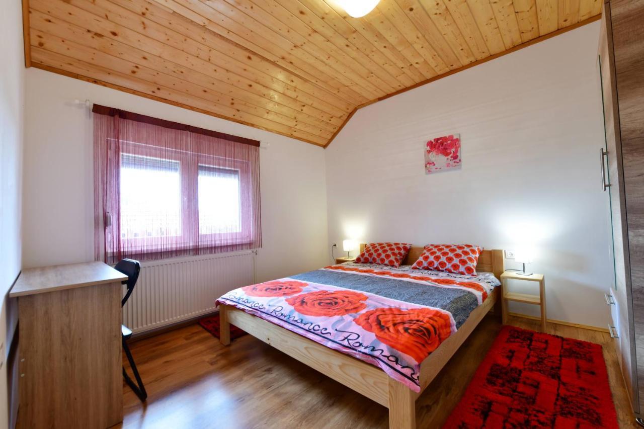 Apartments Laura Rakovica Eksteriør billede