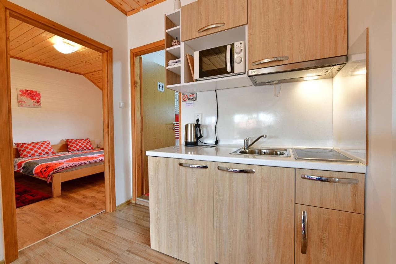 Apartments Laura Rakovica Eksteriør billede
