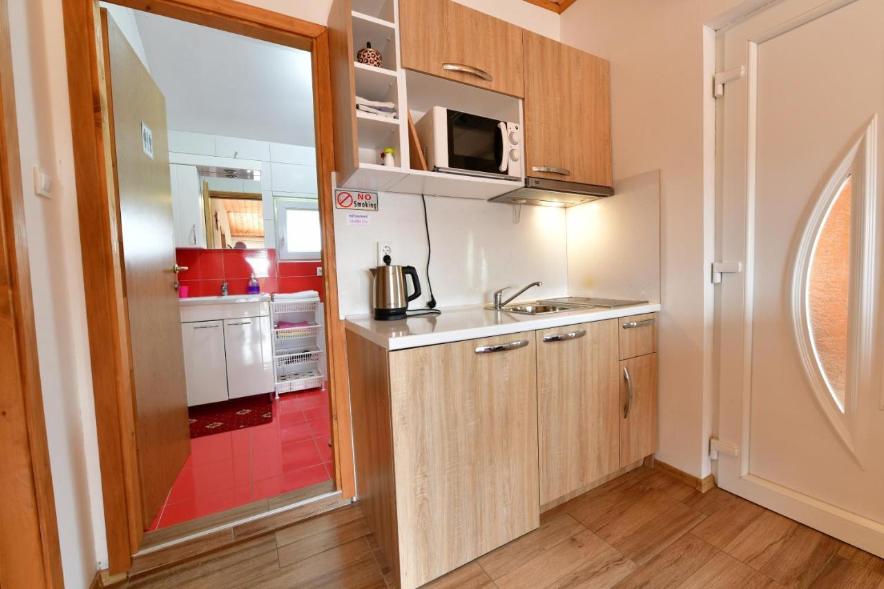Apartments Laura Rakovica Eksteriør billede