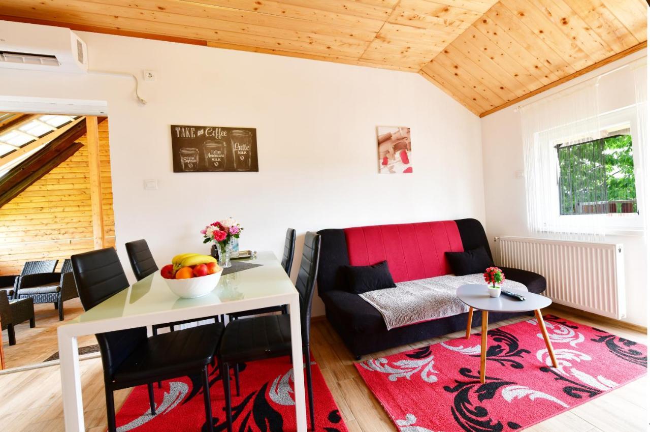 Apartments Laura Rakovica Eksteriør billede