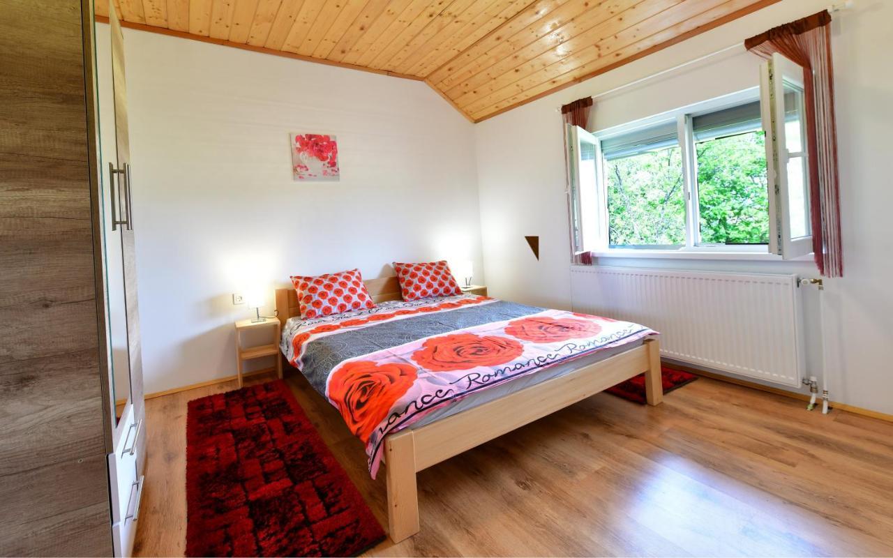 Apartments Laura Rakovica Eksteriør billede