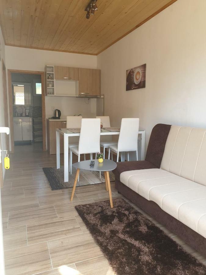 Apartments Laura Rakovica Eksteriør billede